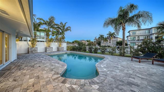 940 ALAMEDA WAY, Sarasota, FL 34234