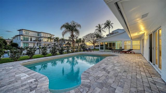 940 ALAMEDA WAY, Sarasota, FL 34234