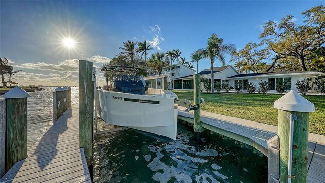 940 ALAMEDA WAY, Sarasota, FL 34234