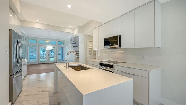 940 ALAMEDA WAY, Sarasota, FL 34234