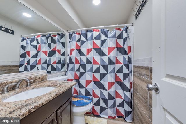 9437 CHADBURN PL, Montgomery Village, MD 20886