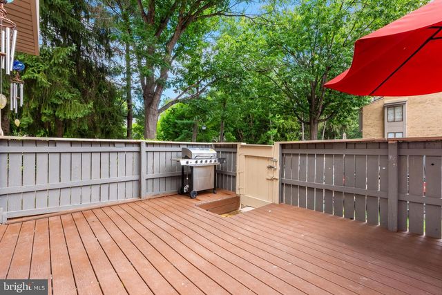 9437 CHADBURN PL, Montgomery Village, MD 20886