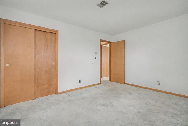 235 CIRCLE DR, Catasauqua, PA 18032