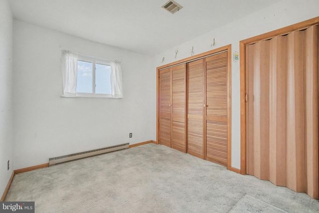 235 CIRCLE DR, Catasauqua, PA 18032