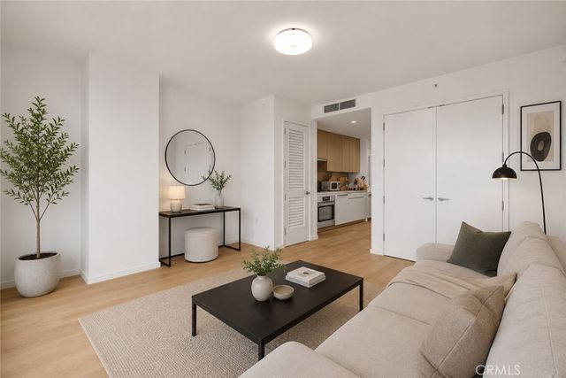 877 Francisco Street 1818, Los Angeles, CA 90017