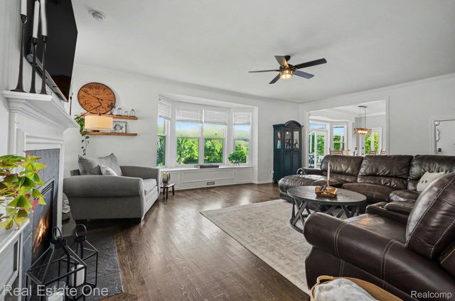 1809 Cheshire Lane, Commerce Charter Township, MI 48382