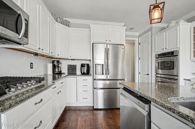 1809 Cheshire Lane, Commerce Charter Township, MI 48382