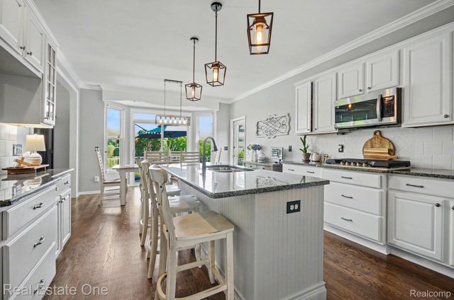 1809 Cheshire Lane, Commerce Charter Township, MI 48382