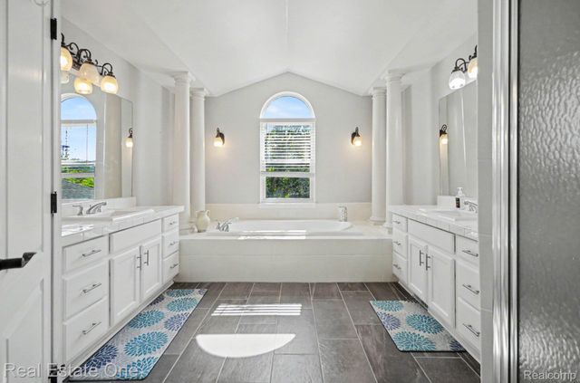 1809 Cheshire Lane, Commerce Charter Township, MI 48382