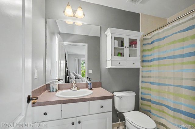 1809 Cheshire Lane, Commerce Charter Township, MI 48382