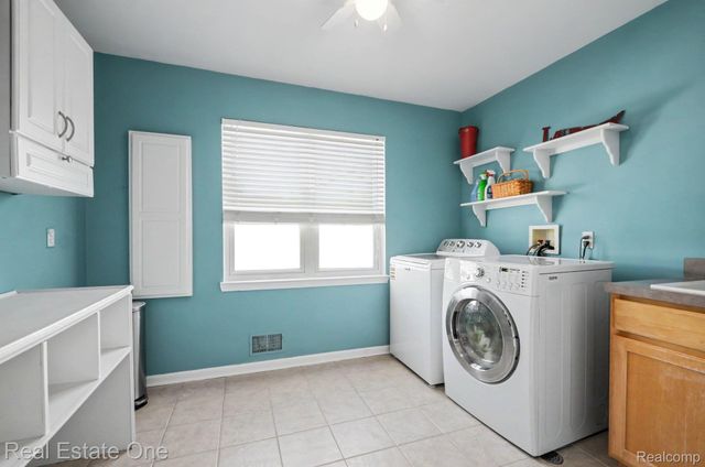 1809 Cheshire Lane, Commerce Charter Township, MI 48382