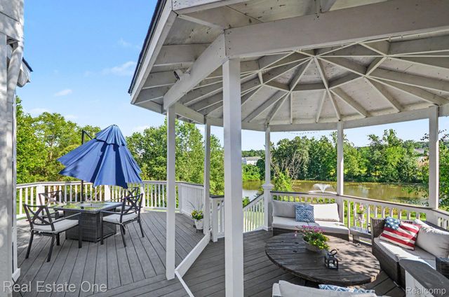 1809 Cheshire Lane, Commerce Charter Township, MI 48382