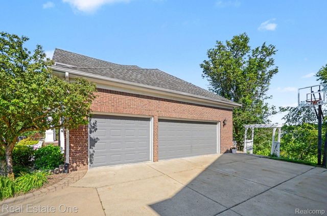 1809 Cheshire Lane, Commerce Charter Township, MI 48382