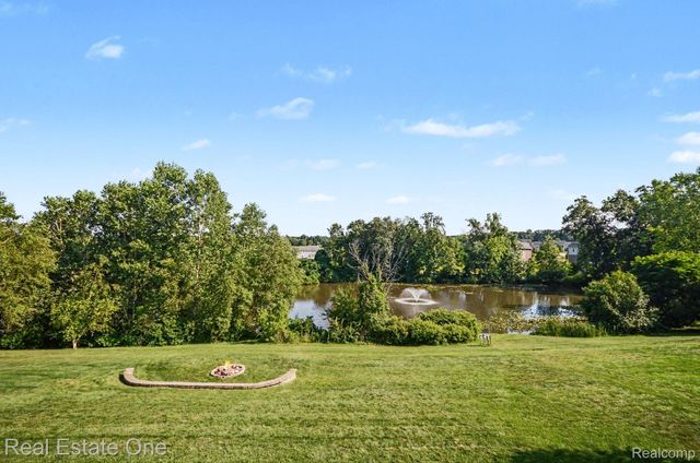 1809 Cheshire Lane, Commerce Charter Township, MI 48382