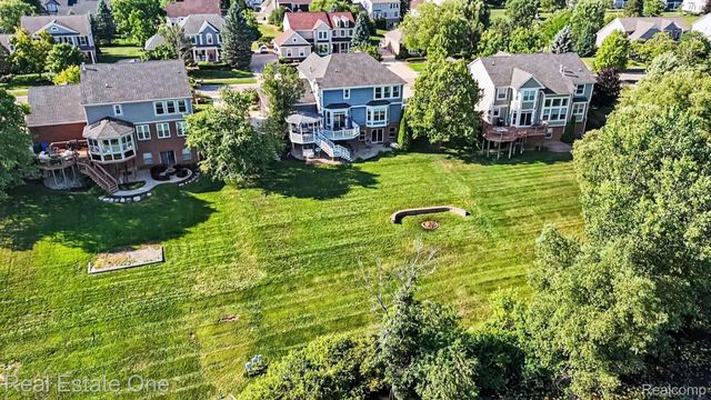 1809 Cheshire Lane, Commerce Charter Township, MI 48382