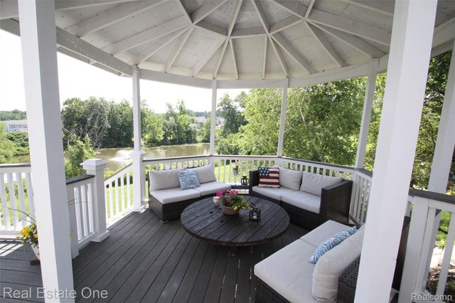 1809 Cheshire Lane, Commerce Charter Township, MI 48382