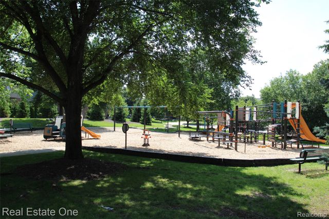1809 Cheshire Lane, Commerce Charter Township, MI 48382