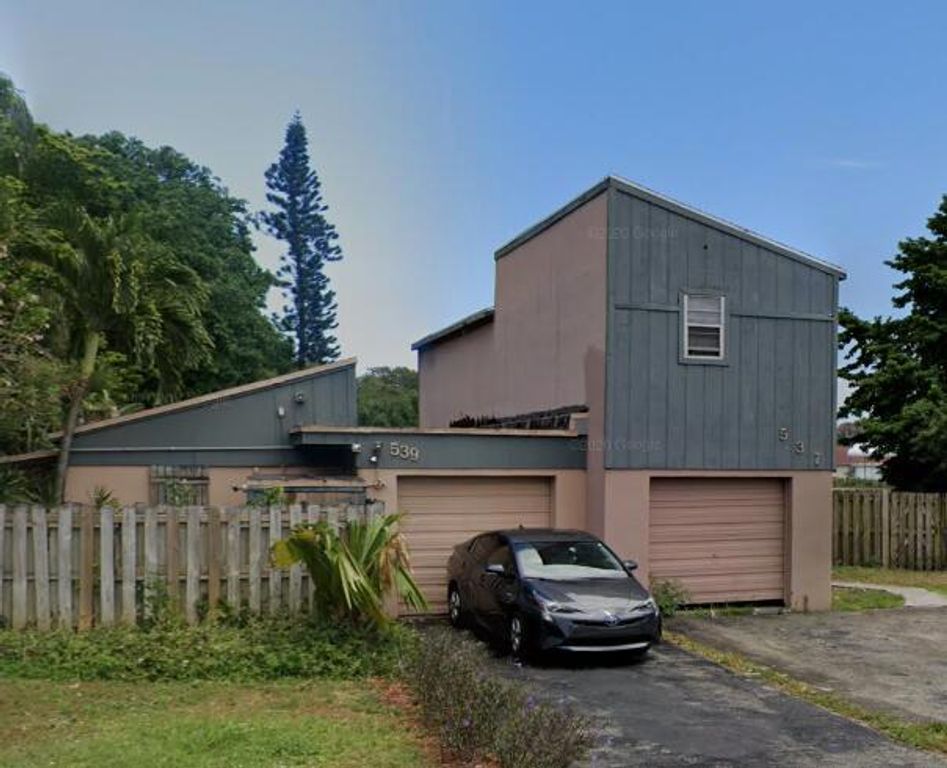 537 NW 46th Avenue, Delray Beach, FL 33445