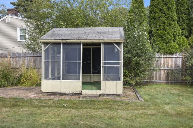 8 Russell Road, Whitman, MA 02382