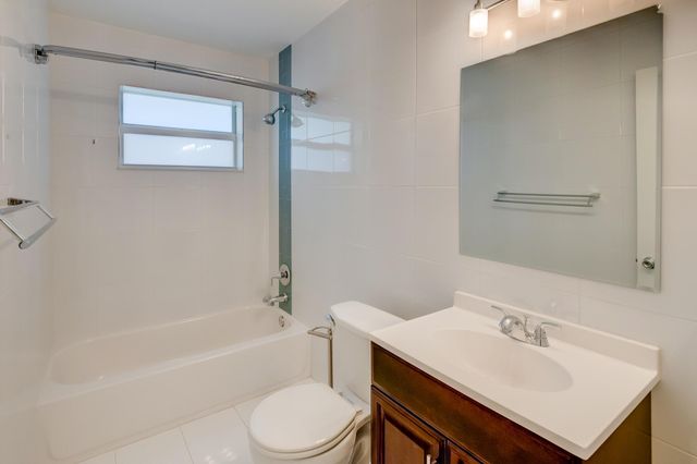 2591 NE 55th Court 201, Fort Lauderdale, FL 33308