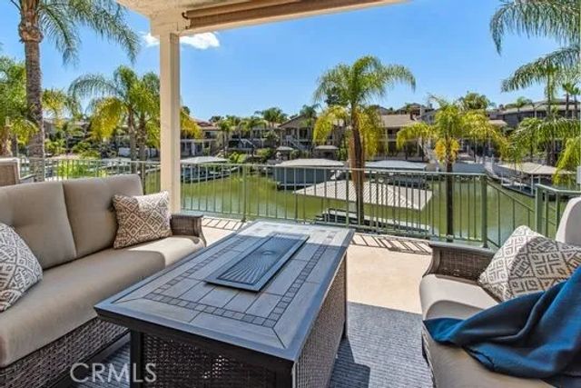 30181 Swan Point, Canyon Lake, CA 92587