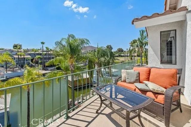 30181 Swan Point, Canyon Lake, CA 92587