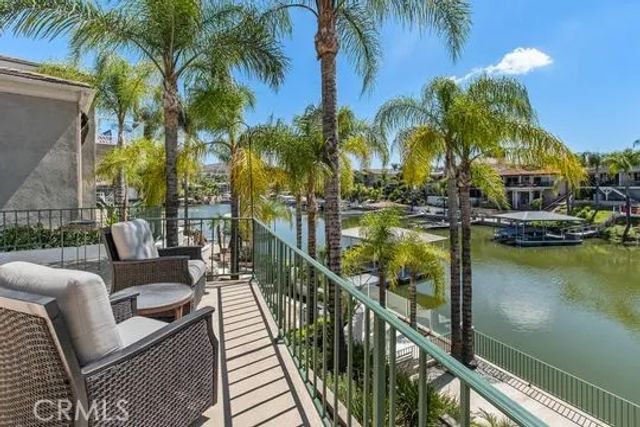 30181 Swan Point, Canyon Lake, CA 92587