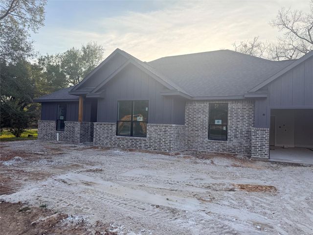 438 Old Wharton Road, East Bernard, TX 77435