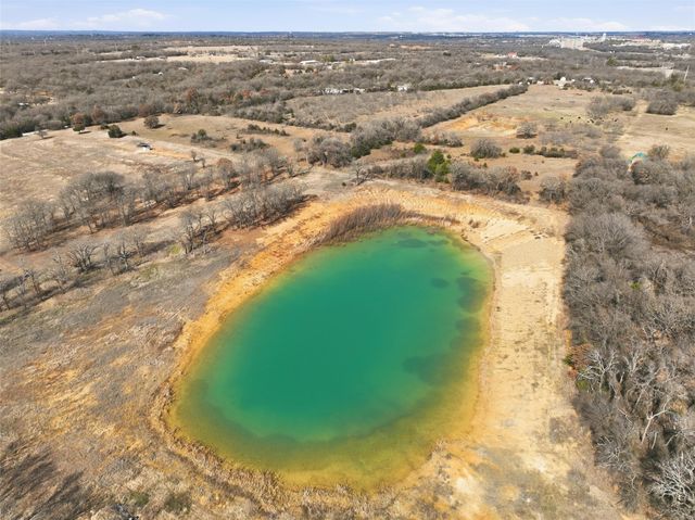 825 County Road 404, Alvarado, TX 76009