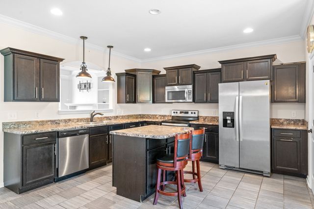 1214 Snowball Ln, Clarksville, TN 37042