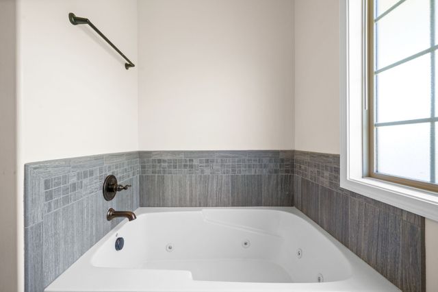 1214 Snowball Ln, Clarksville, TN 37042