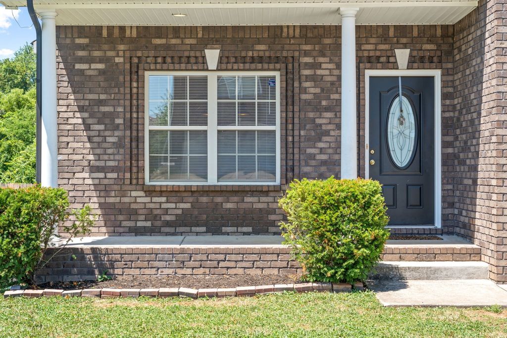 1214 Snowball Ln, Clarksville, TN 37042