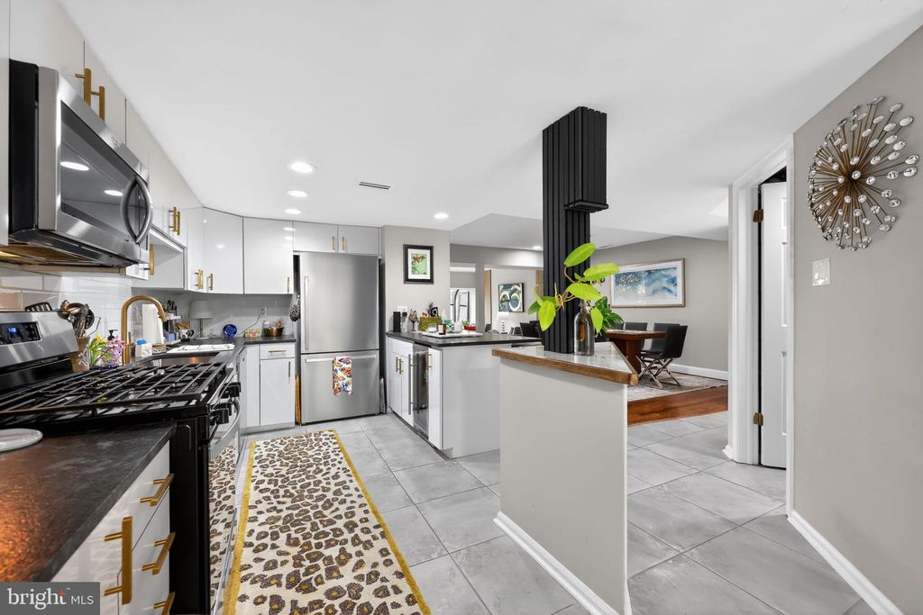 1411 CHANTICLEER, Cherry Hill, NJ 08003