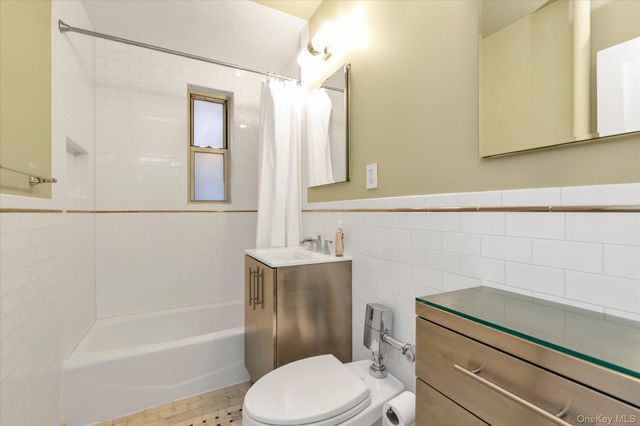 41-20 46 Street 4A, Sunnyside, NY 11104