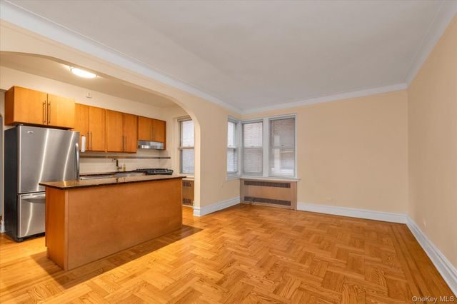 41-20 46 Street 4A, Sunnyside, NY 11104