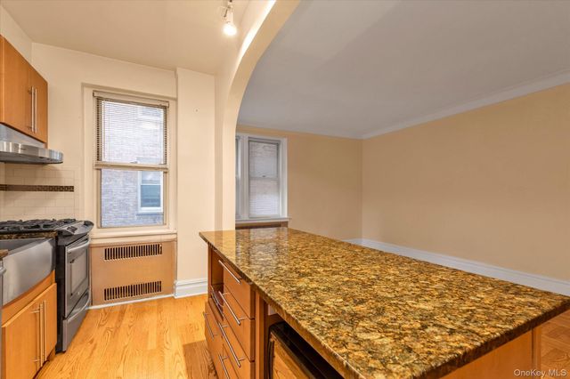 41-20 46 Street 4A, Sunnyside, NY 11104