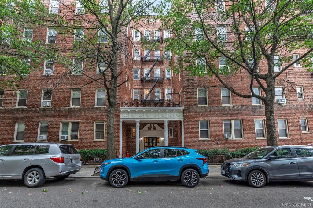 41-20 46 Street 4A, Sunnyside, NY 11104