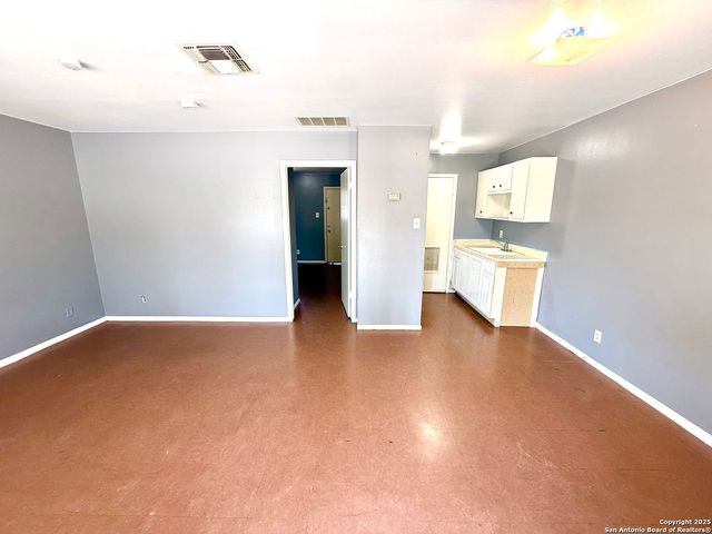 643 W Summit Ave Apt 2, San Antonio, TX 78212