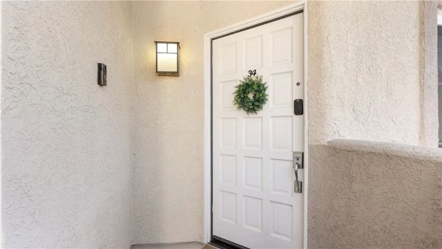 23921 Del Monte DR 34, Valencia, CA 91355