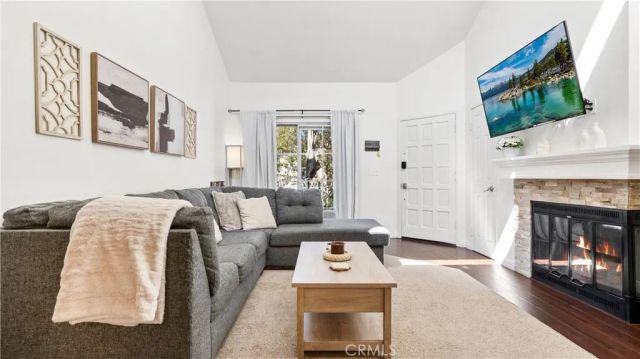 23921 Del Monte DR 34, Valencia, CA 91355