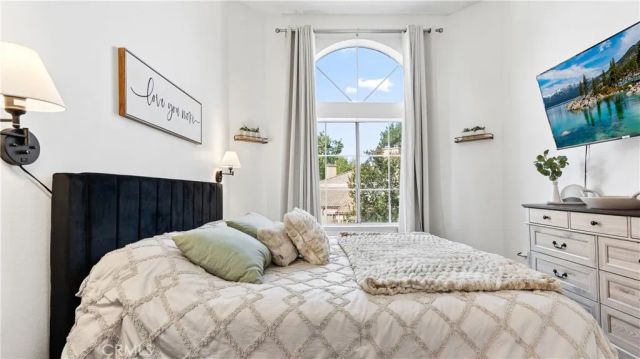 23921 Del Monte DR 34, Valencia, CA 91355