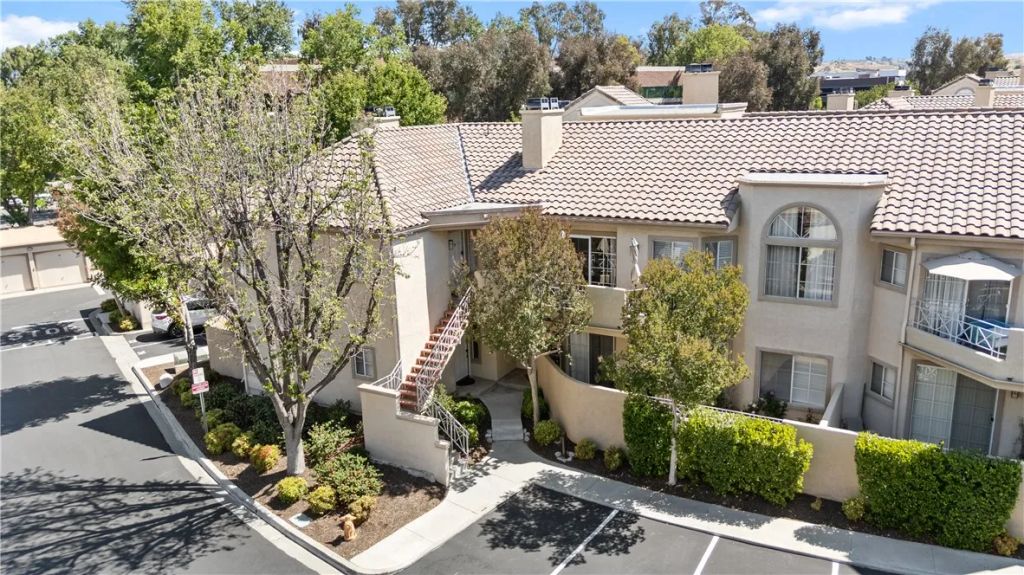 23921 Del Monte DR 34, Valencia, CA 91355
