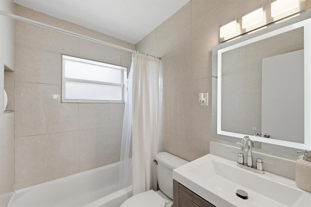330 NE 59th Court, Oakland Park, FL 33334