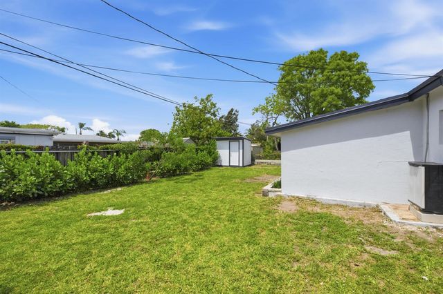 330 NE 59th Court, Oakland Park, FL 33334