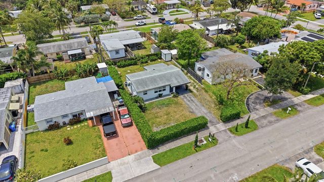330 NE 59th Court, Oakland Park, FL 33334