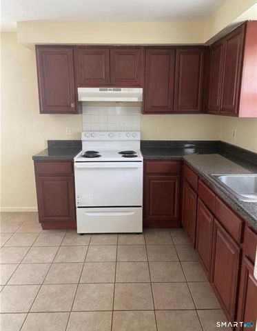 27 Manila Avenue, Woodbridge, CT 06525