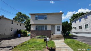 27 Manila Avenue, Woodbridge, CT 06525