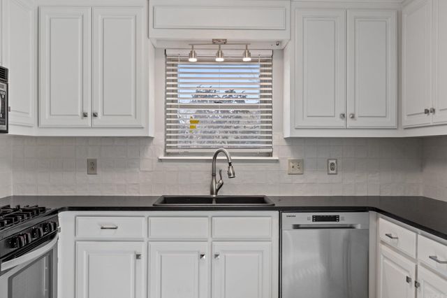 13209 Pleasant Forest Drive, Little Rock, AR 72212