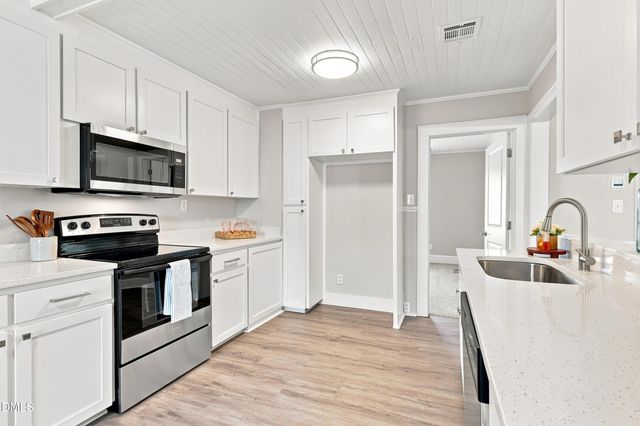 209 N Watauga Avenue, Dunn, NC 28334
