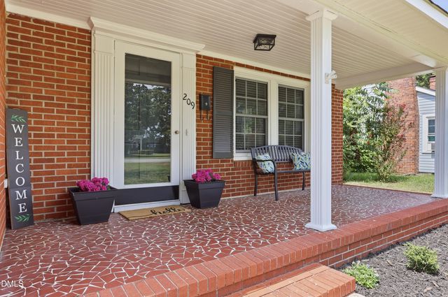 209 N Watauga Avenue, Dunn, NC 28334